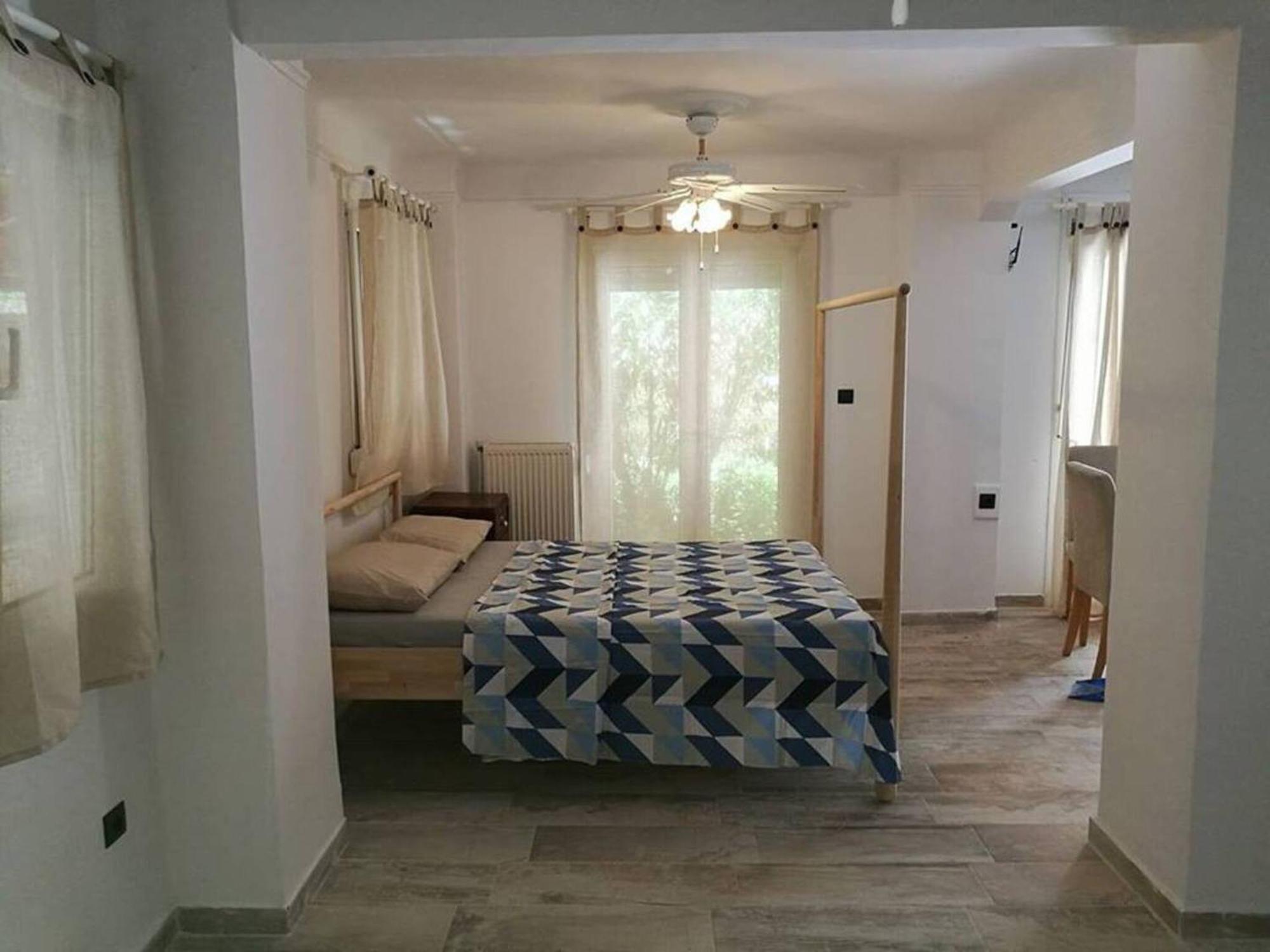 Center With Private Yard D11 Apartment